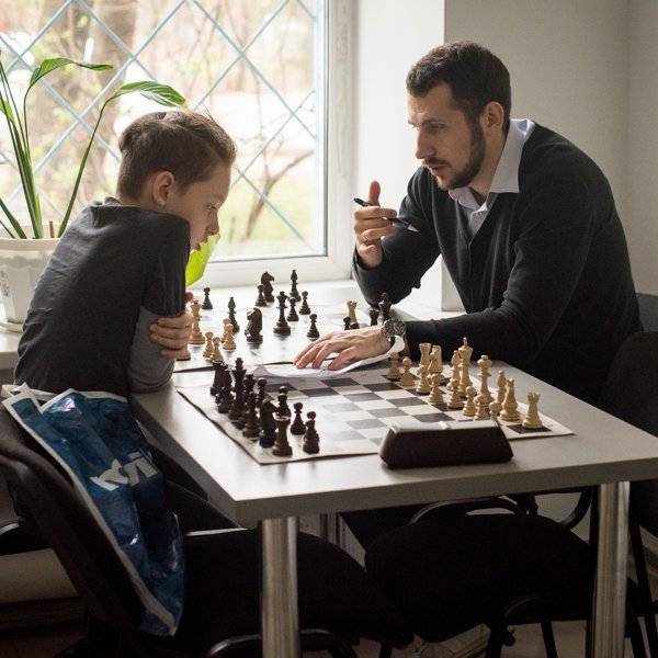 Узнаем как изготовить шахматы своими руками