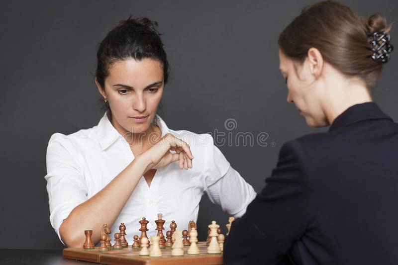Почему женщины играют в шахматы хуже мужчин?  - телеканал «наука»