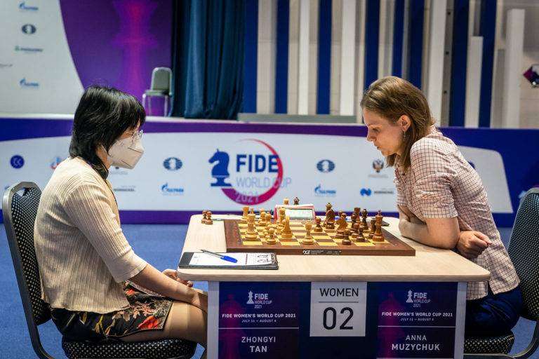 Чм среди женщин, полуфинал, тай-брейк: харика - тань чжунъи. live | chess-news.ru