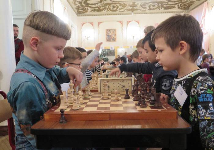 Какие бывают разряды по шахматам и как их можно получить?