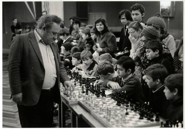 Юрий авербах — шахматист и автор книг по обучению шахматам