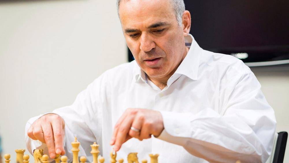 Шахматист и политик гарри каспаров: биография человека, что откровенен только с мамой