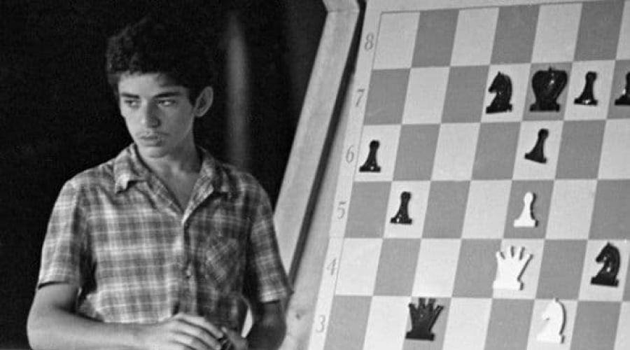 Гарри каспаров — тринадцатый чемпион мира по шахматам