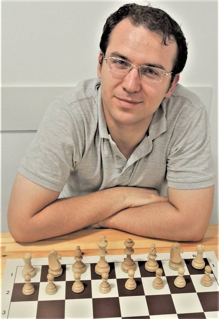 Арьян тари — биография шахматиста