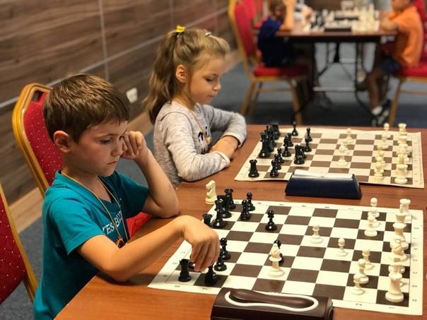 Польза обучения шахматам детей. развитие логического мышления у ребенка.