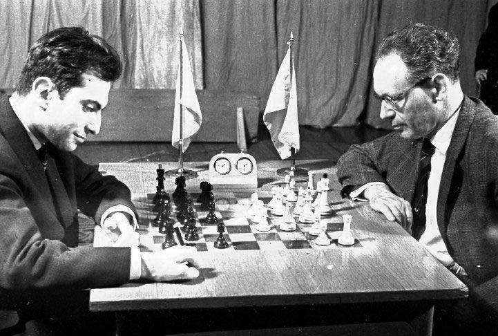 «играл, как бульдозер»: 25 лет назад скончался шестой чемпион мира по шахматам михаил ботвинник