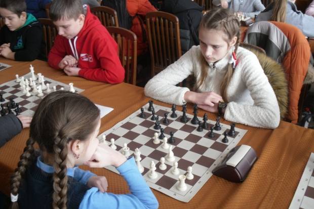 Ход королевы: что даёт шахматная школа