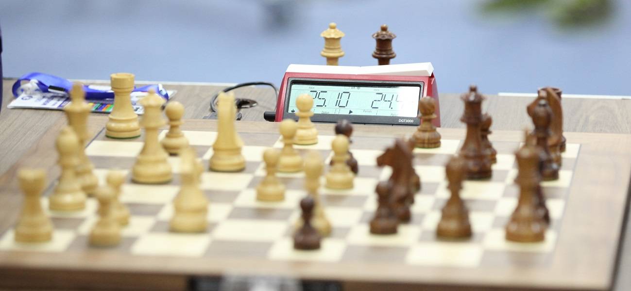 Дин лижэнь — сильнейший шахматист поднебесной