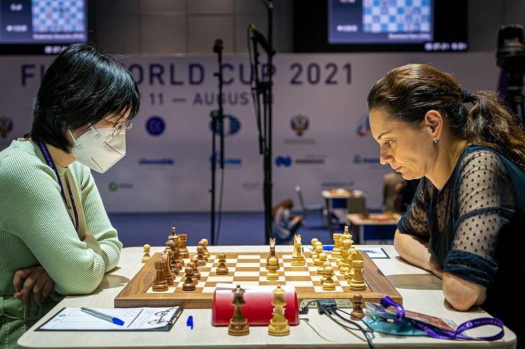 Се цзюнь | биография чемпионки мира по шахматам, партии, фото