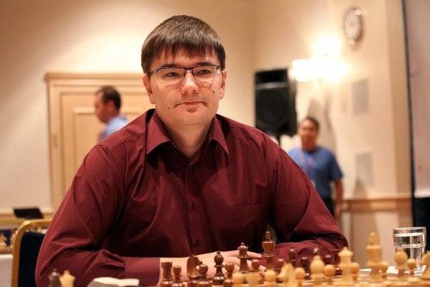Шахматист евгений томашевский стал лучшим на матч-турнире «щелкунчик»