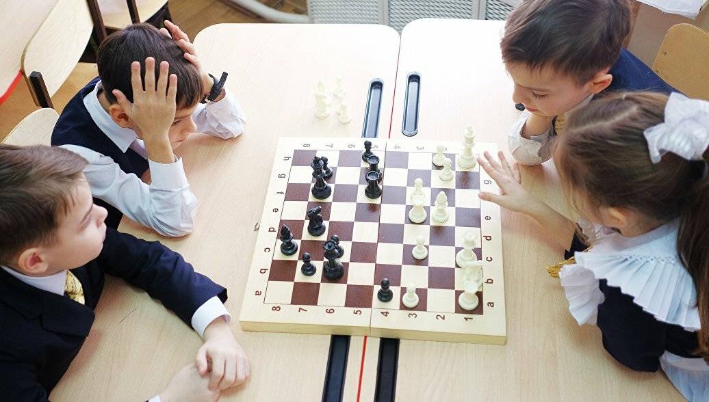 Как научить ребенка играть в шахматы с нуля в домашних условиях