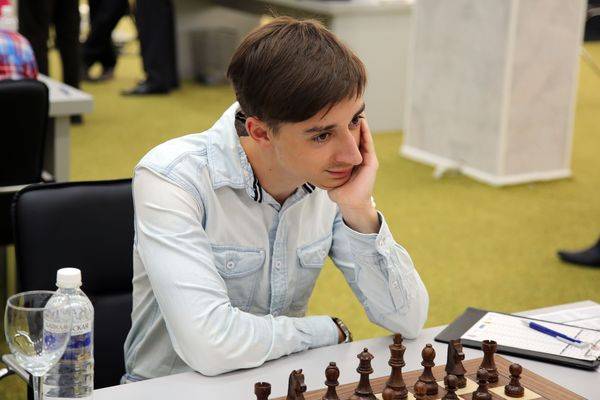 На радость норвежским сми, новый русский чемпион мира по шахматам "не любит путина"