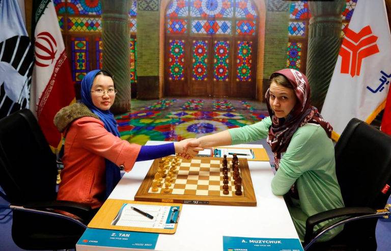 Цзюй вэньцзюнь - дважды чемпионка мира по шахматам 2018