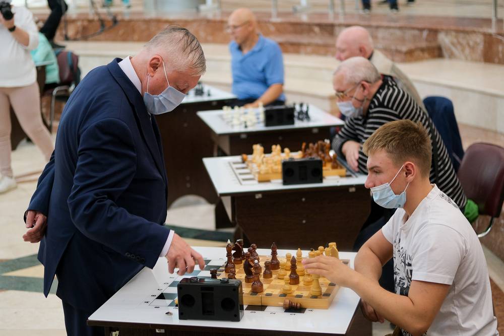Анатолий карпов: история жизни шахматиста и противостояний с каспаровым