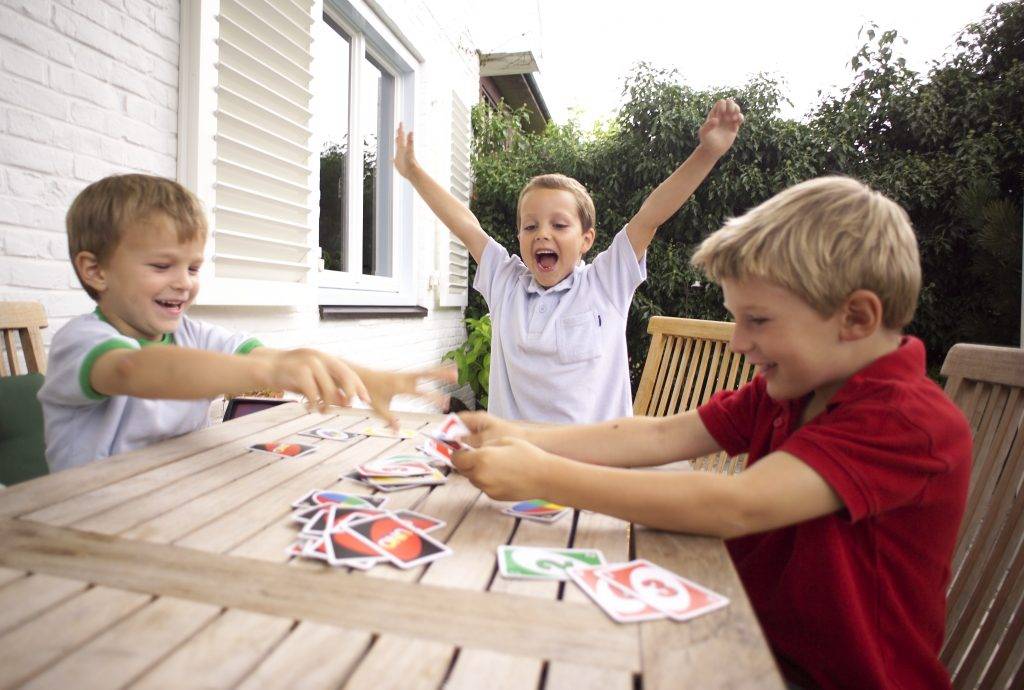 Чем занять детей 7 лет дома: интересные занятия, полезные игры и домашние развлечения