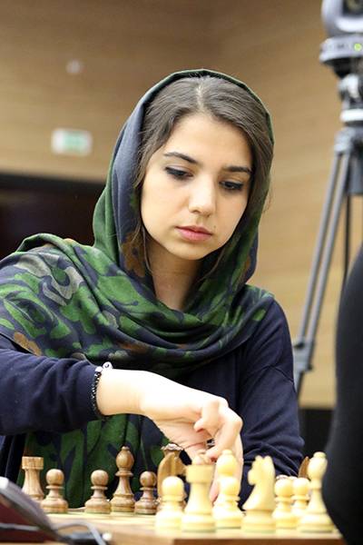 Сарасадат хадемальшарьех — первая иранская шахматистка ставшая международным мастером
