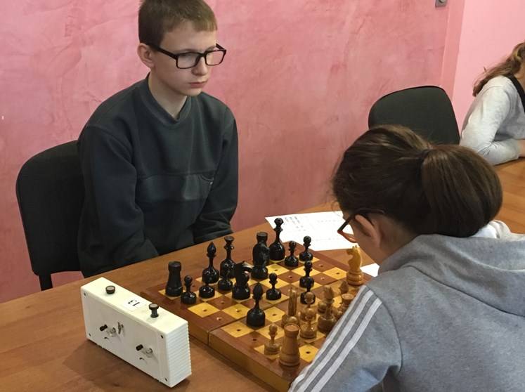 Тимур гареев установил новый мировой рекорд в сеансе вслепую (фото, партии) | chess-news.ru