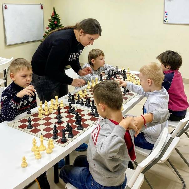 Обучение детей и взрослых шахматам в школе t-chess в спб