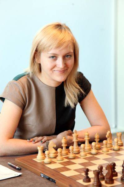 Квартирный вопрос: анна ушенина судится за "подаренную" жилплощадь, а живёт в прежних условиях | chess-news.ru
